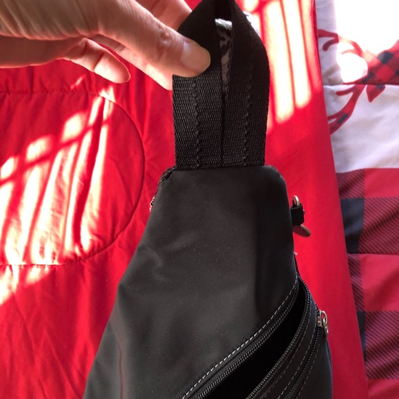 Sakroots sling bag - Picture 3 of 11